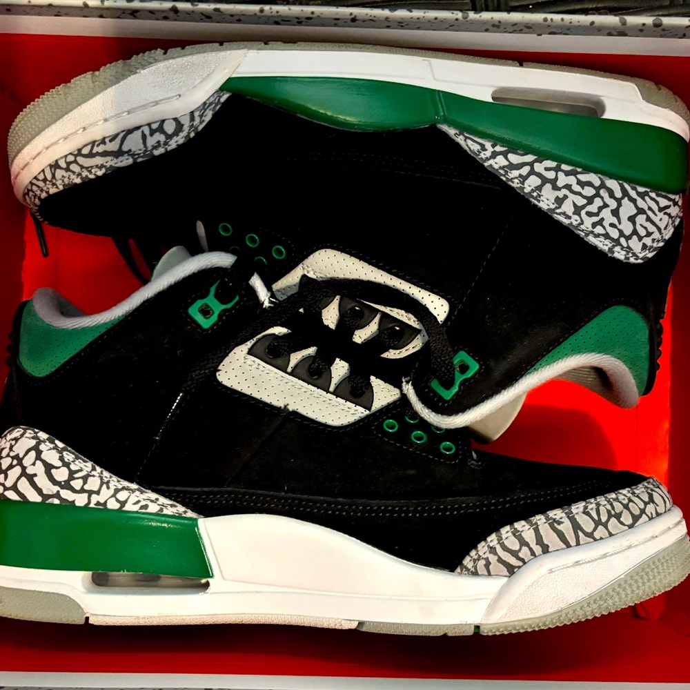 Air Jordan 4 Retro Nike Sneakers